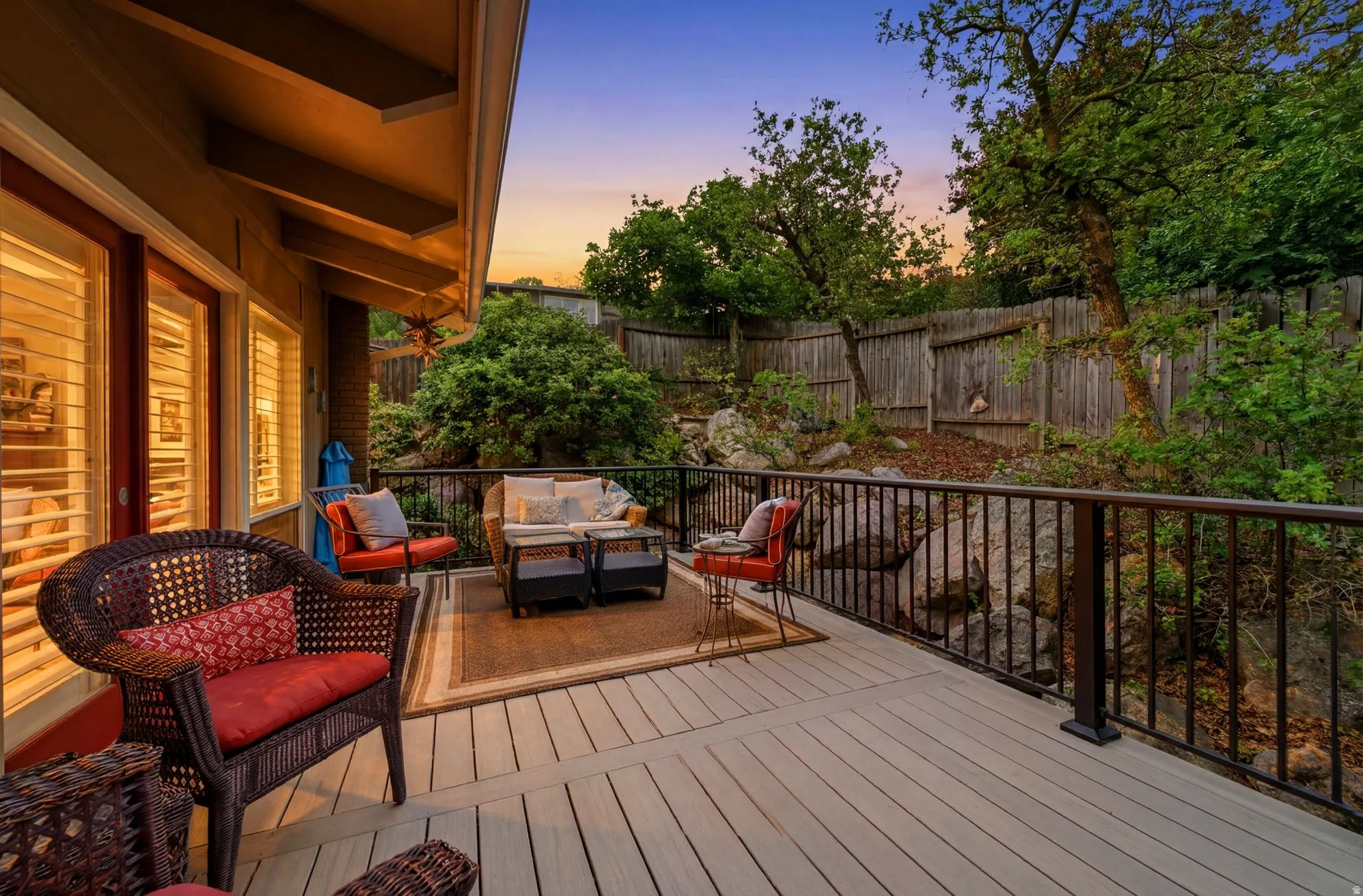 Private deck a rarity in this community off living\great room