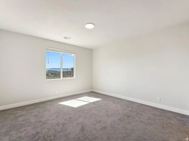 *Photo of similar unit*