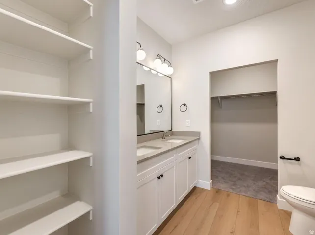 *Photo of similar unit*
