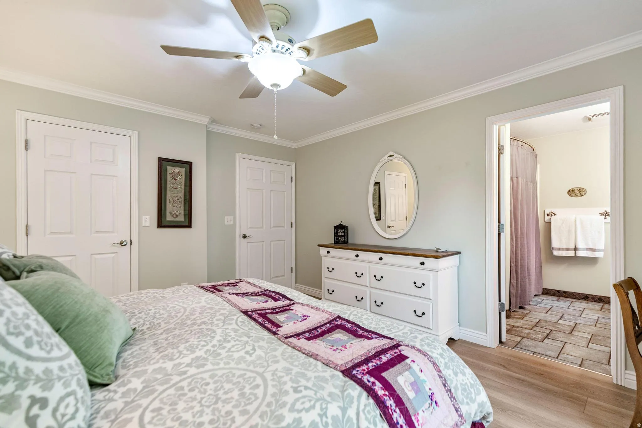 Recessed ceiling fan with light fixture