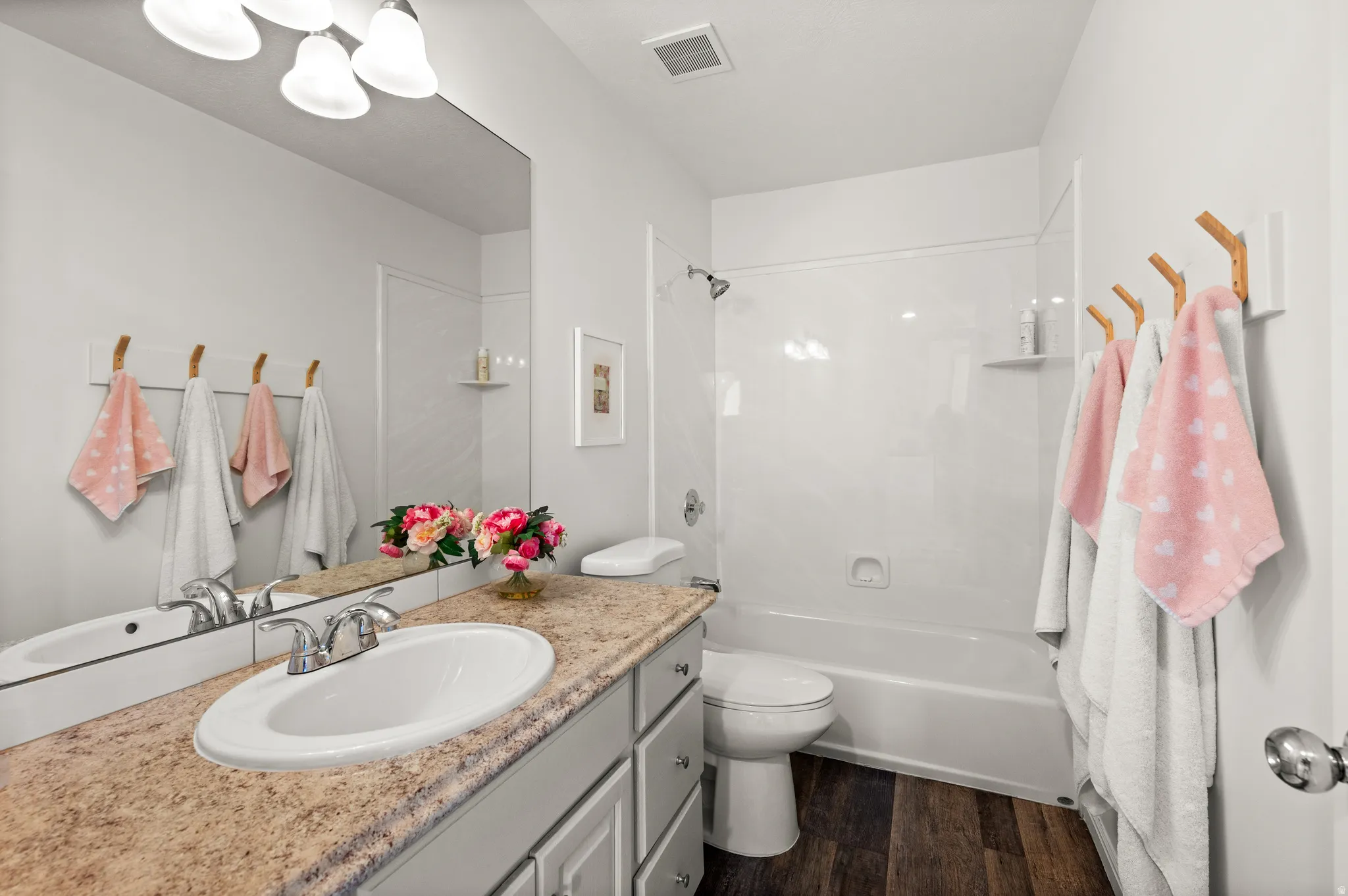 Full bathroom upstiars