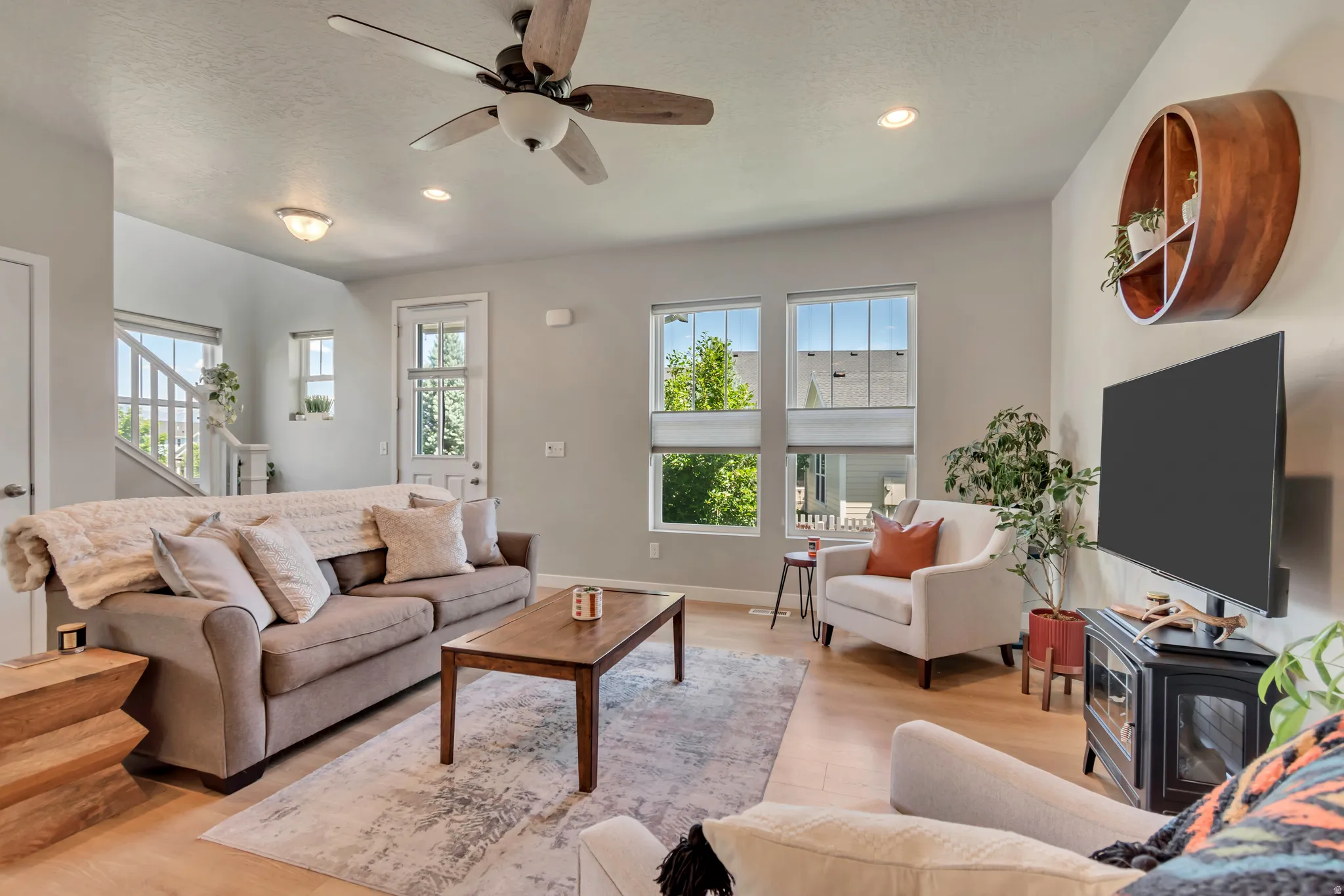 So light and bright - it just welcomes you in!
