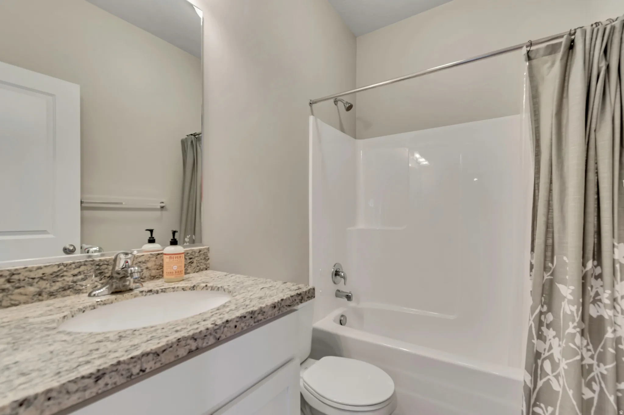 A conveniently located full bathroom to accommodate the two extra upstairs bedrooms.