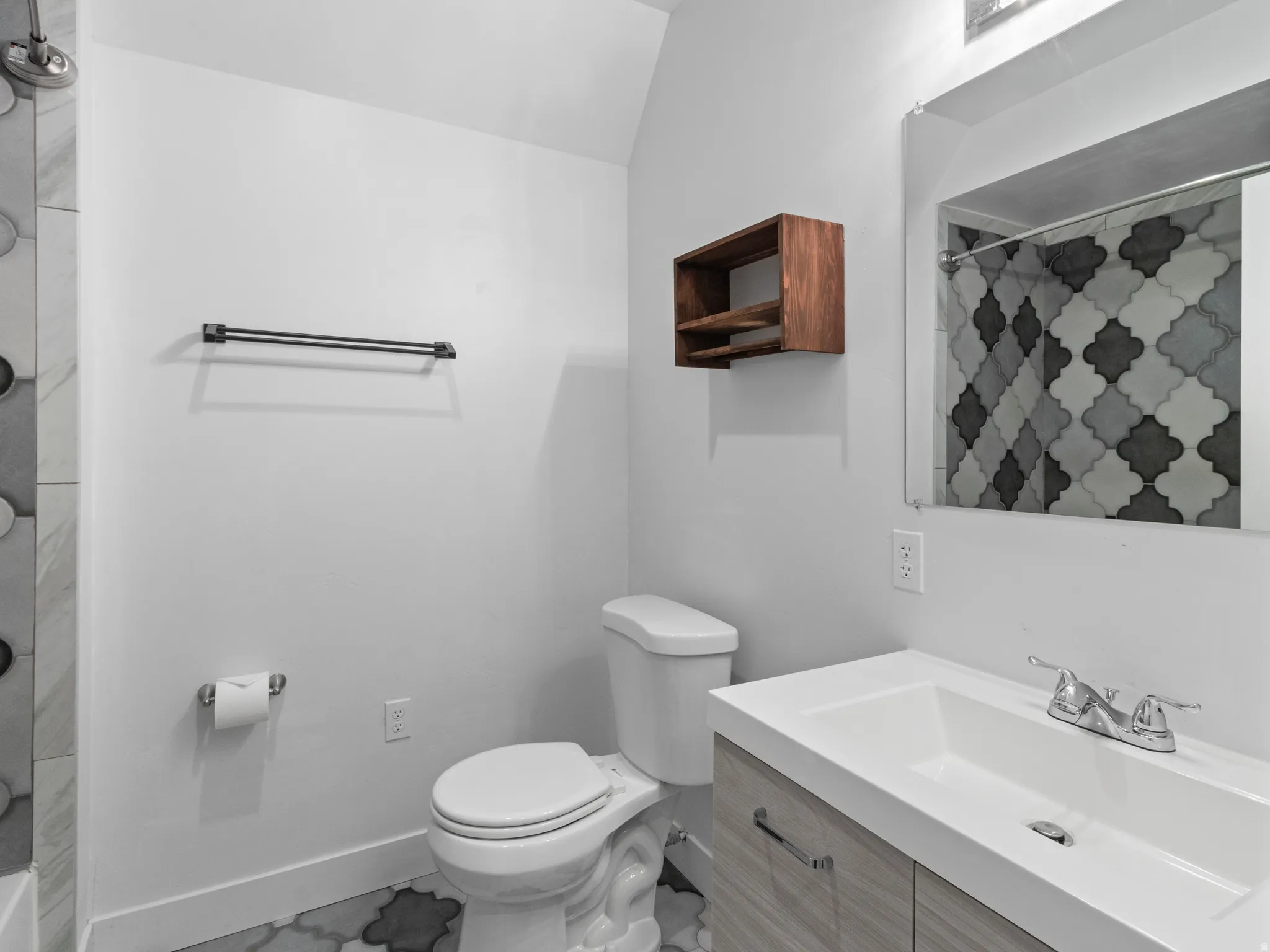 Basement full bathroom