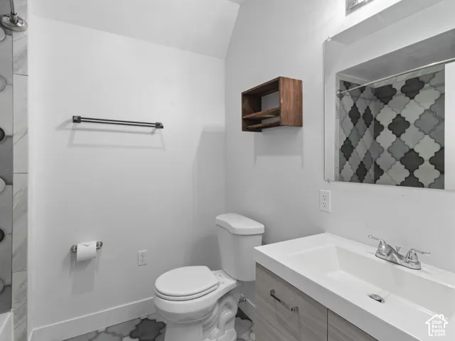 Basement full bathroom
