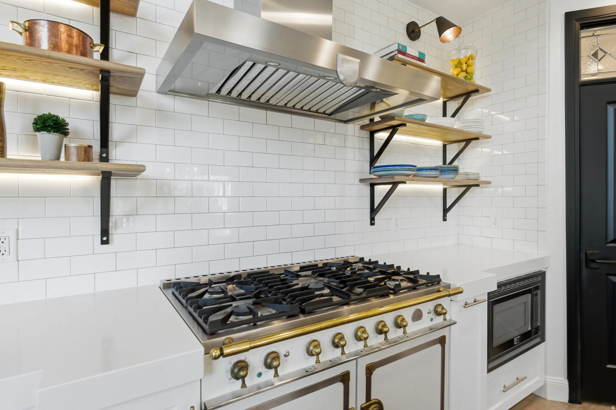 La Cornue French range and matching hood