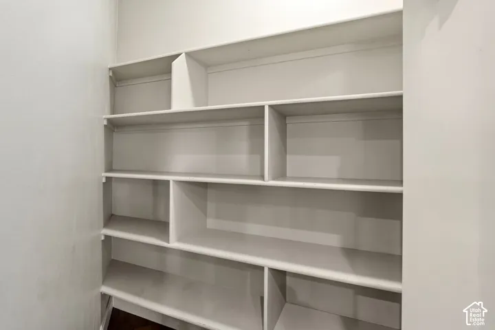 Built-in shelving system with multiple adjustable shelves