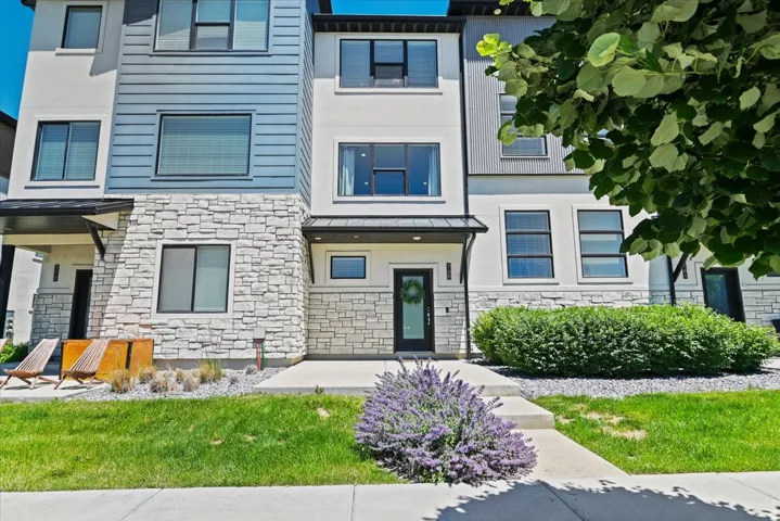 Front of townhome.