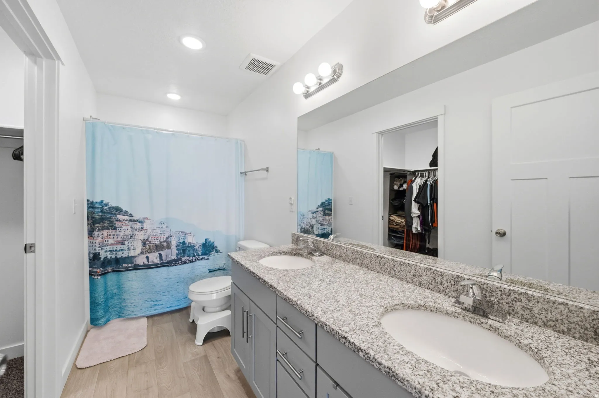 3rd Floor Master Bedroom Bathroom