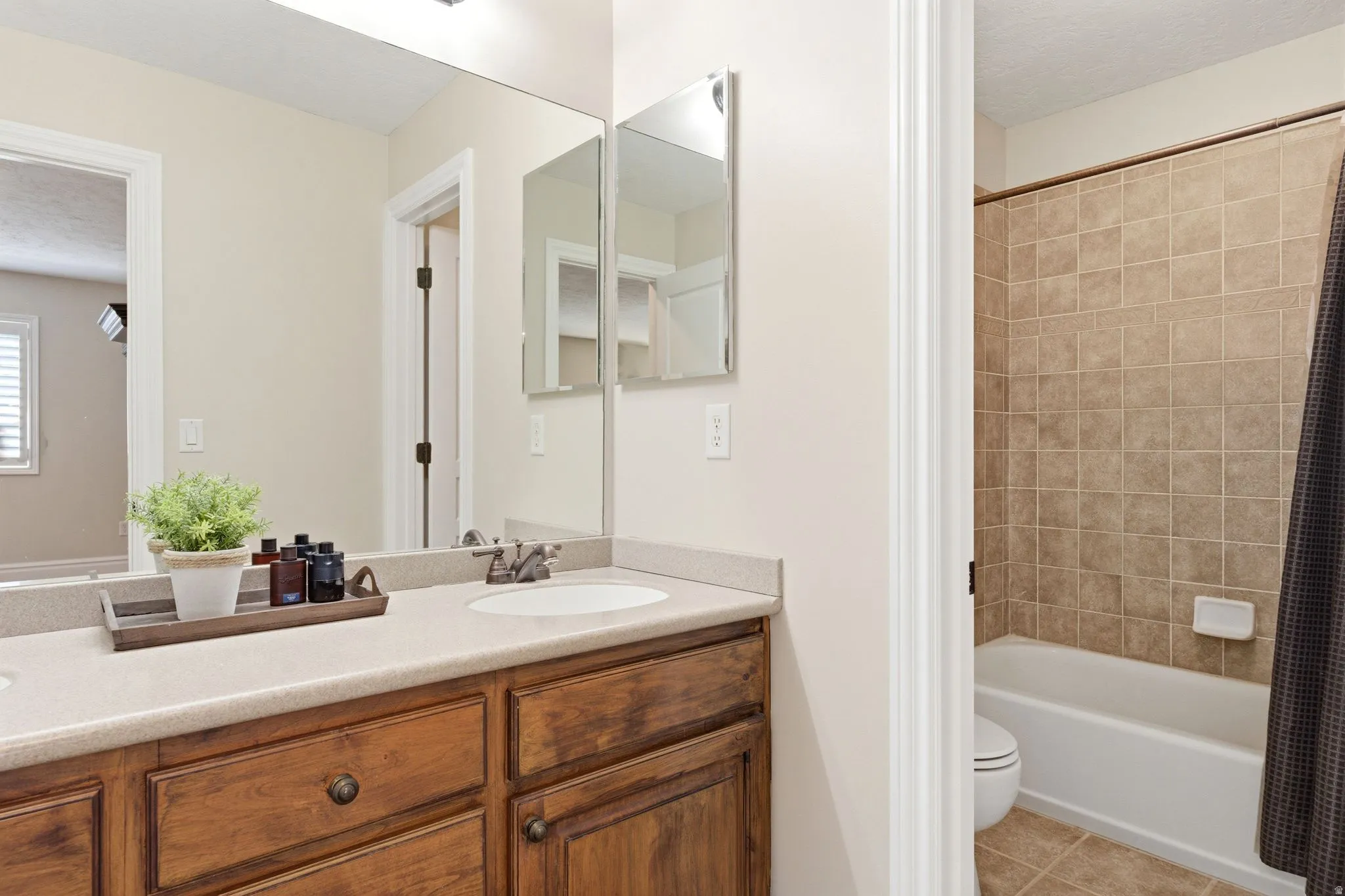 Second level full bathroom