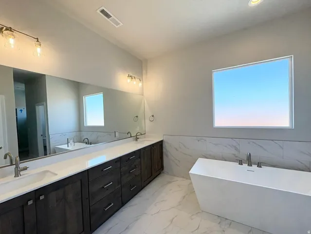 Main floor primary bath