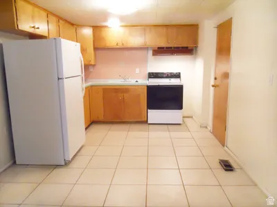 Mother-in-law apartment with a separate entrance, full kitchen, 2 bedrooms and 1 bathroom