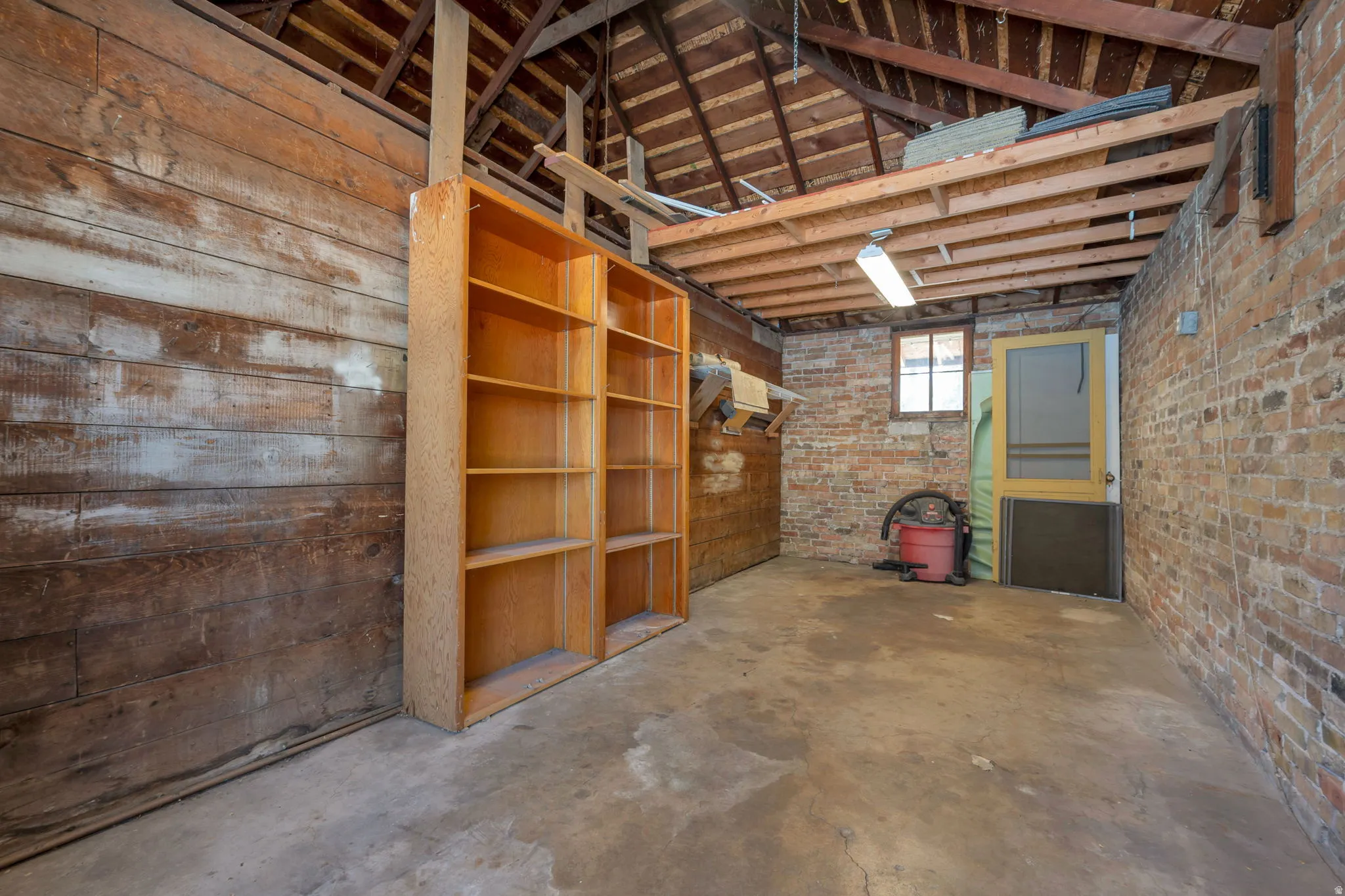 Exposed ceiling joists and wood beam construction