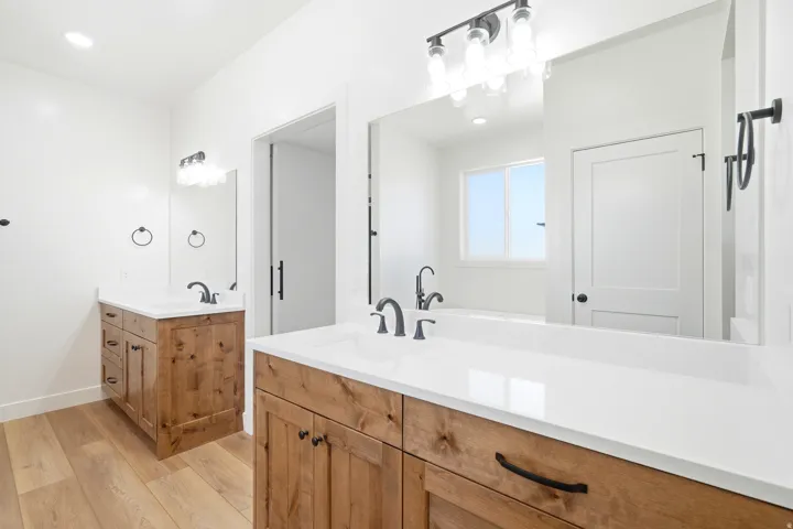 2203 E 1800 S #54, Naples, Utah 84078