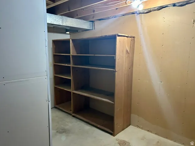 Storage shelving