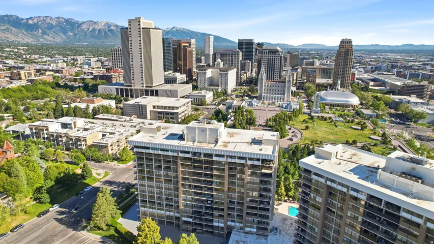Minutes from Downtown Salt Lake City. City Creek Mall, Memory Grove Park, City Creek Canyon, Airport Freeway access.
