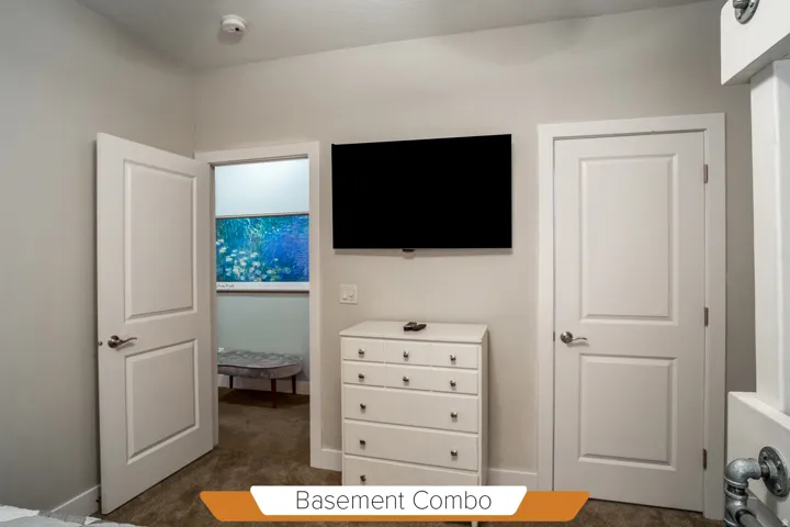 Interior room featuring neutral wall paint and carpet flooring