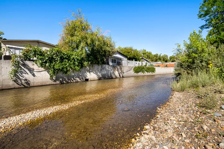 296 E Vagabond Ave #101, Murray, Utah 84107