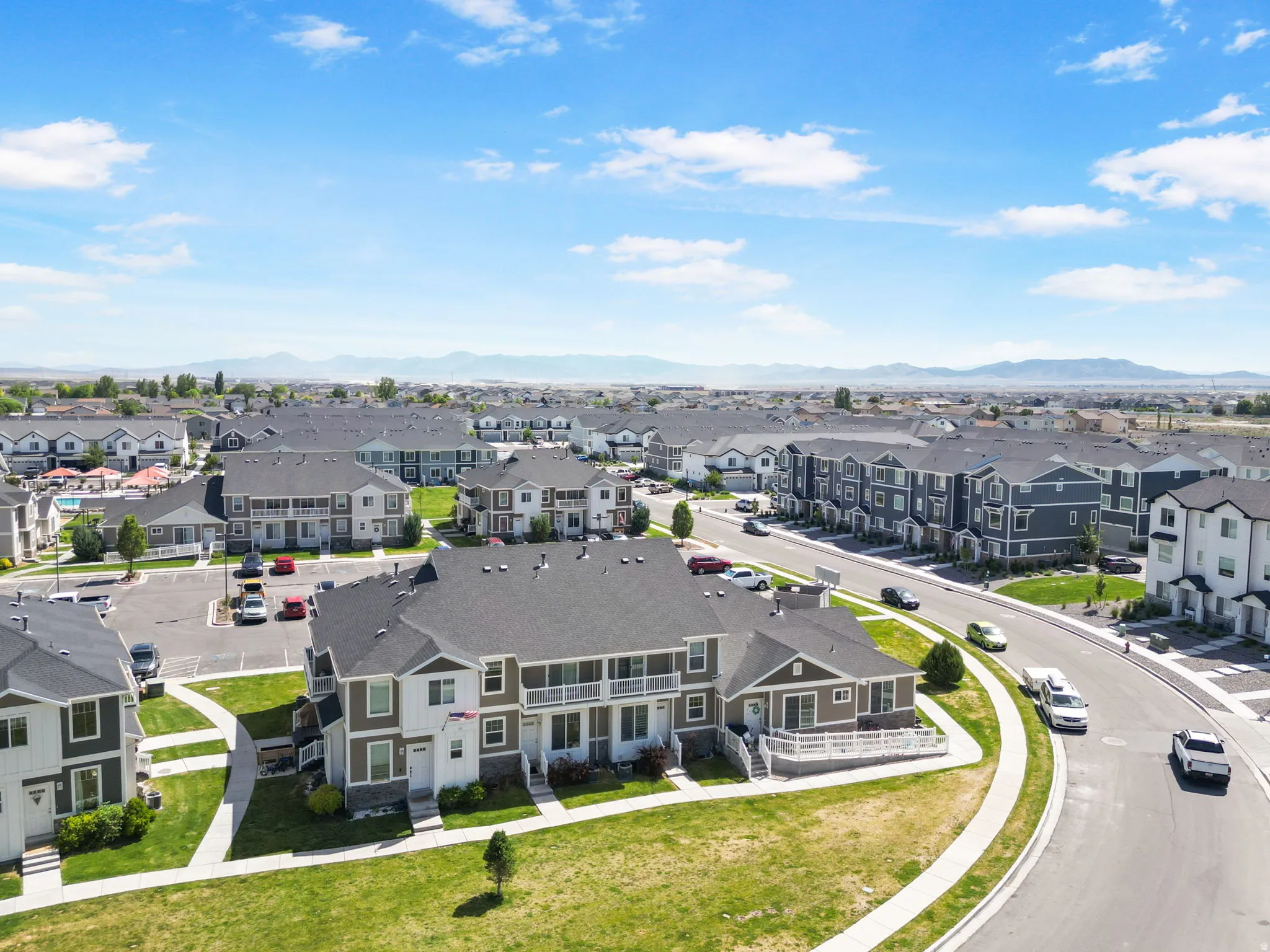 Overlooking the community, this bird's-eye view offers a breath of fresh Eagle Mountain air alongside stunning 360-degree mountain vistas and expansive blue skies.