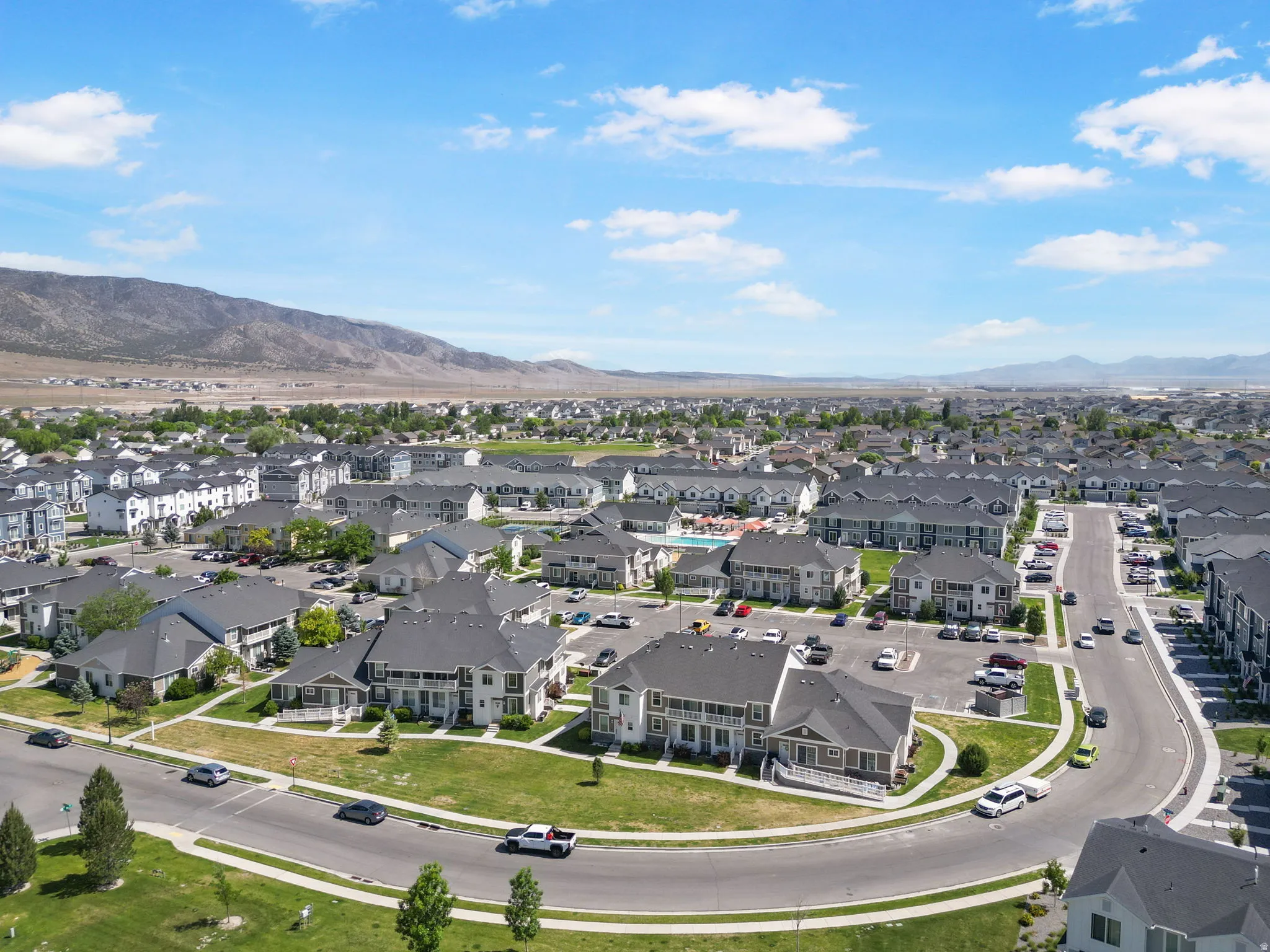 Overlooking the community, this bird's-eye view offers a breath of fresh Eagle Mountain air alongside stunning 360-degree mountain vistas and expansive blue skies.