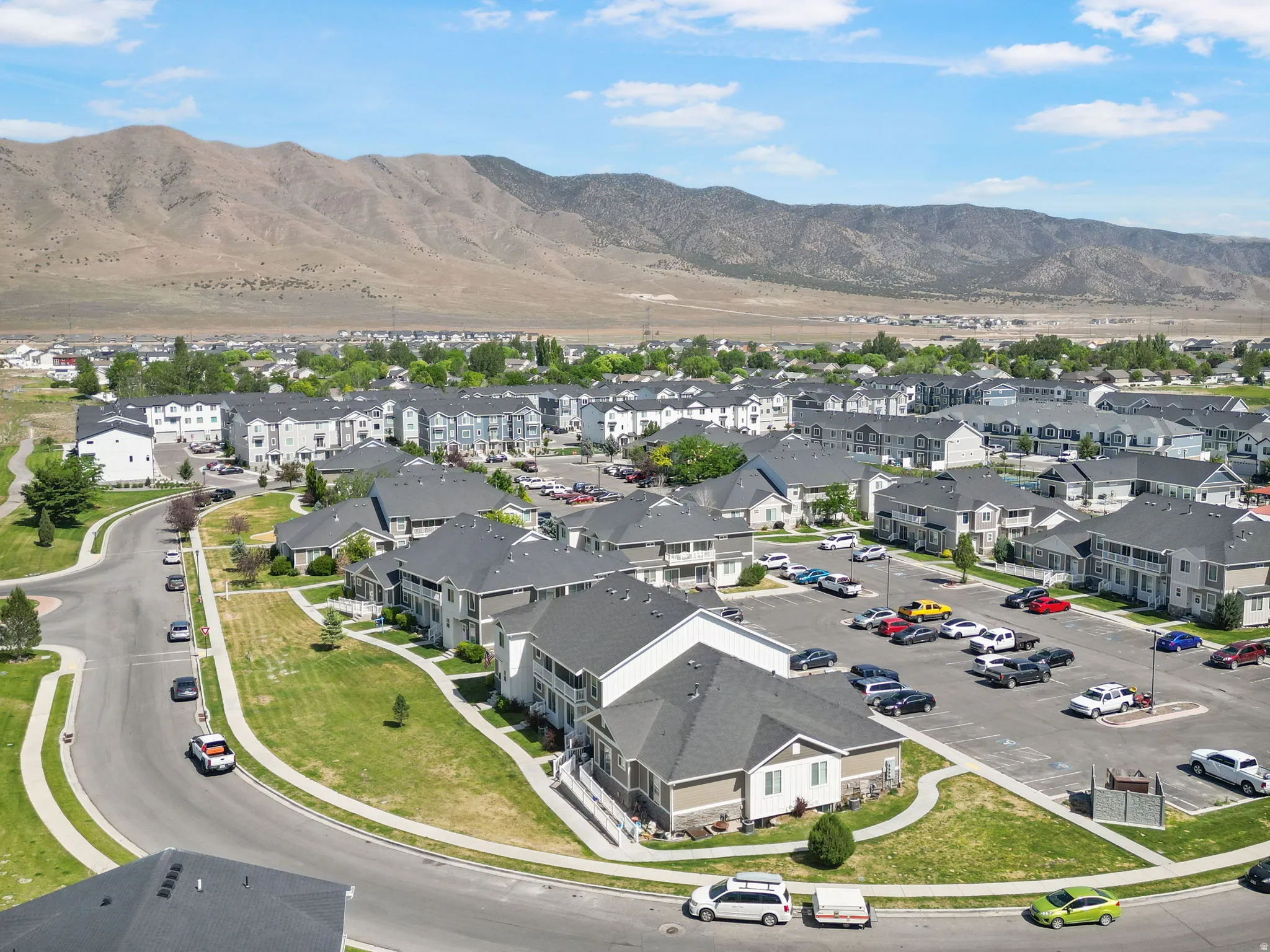 Overlooking the community, this bird's-eye view offers a breath of fresh Eagle Mountain air alongside stunning 360-degree mountain vistas and expansive blue skies.