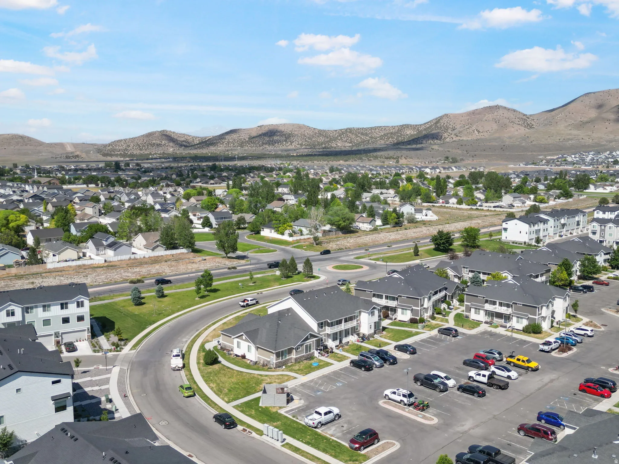 Overlooking the community, this bird's-eye view offers a breath of fresh Eagle Mountain air alongside stunning 360-degree mountain vistas and expansive blue skies.