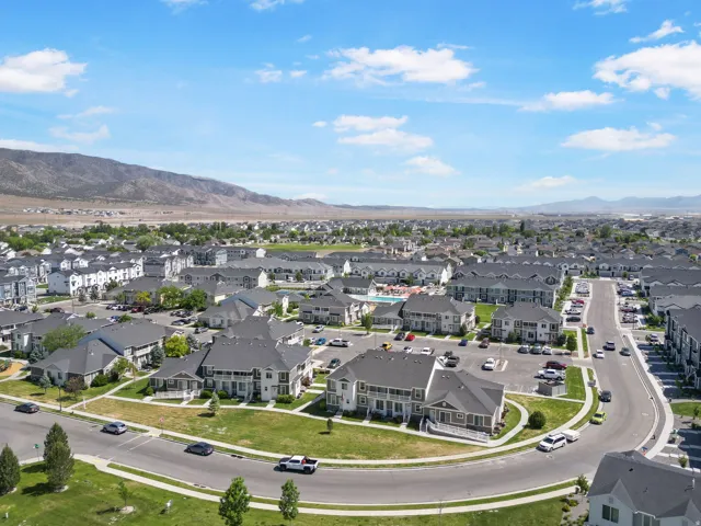 Overlooking the community, this bird's-eye view offers a breath of fresh Eagle Mountain air alongside stunning 360-degree mountain vistas and expansive blue skies.