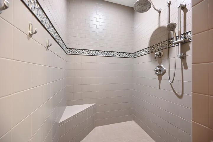 Walk in shower in the casita.