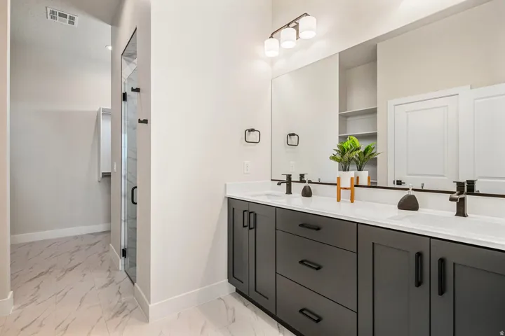 Main floor primary bath