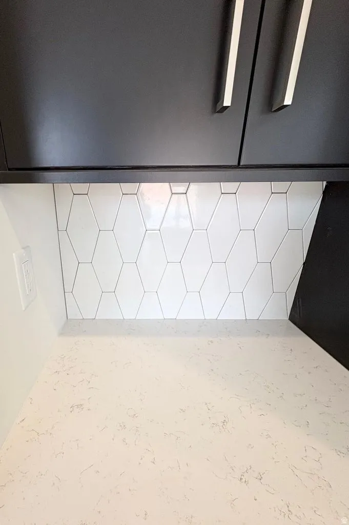 Kitchen backsplash