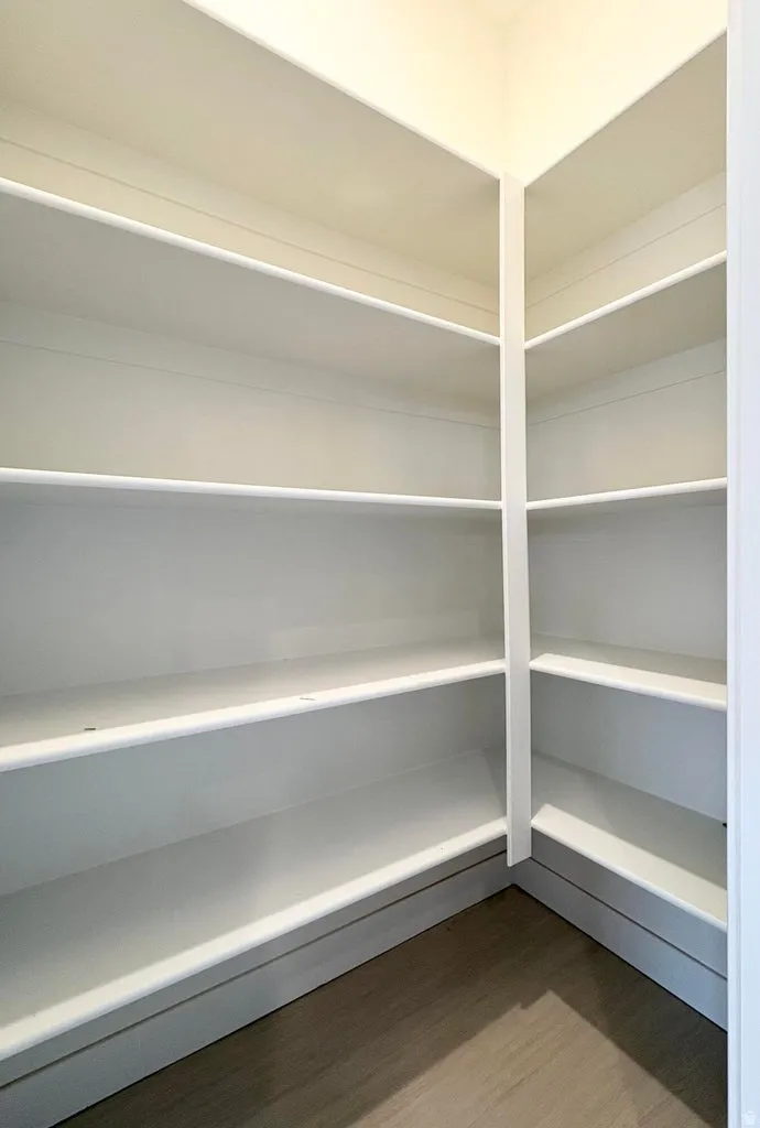 Walk in pantry