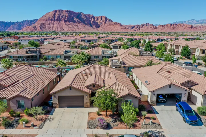 3837 W Lazy River Cir #110, Santa Clara, Utah 84765