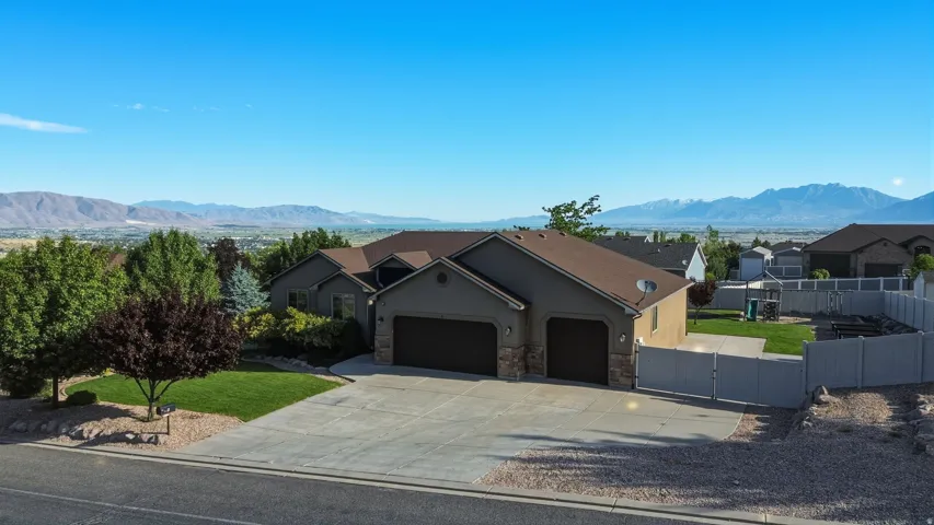 6 W Park Dr, Elk Ridge, Utah 84651