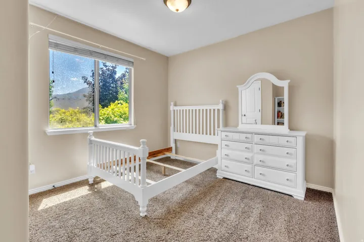 6 W Park Dr, Elk Ridge, Utah 84651