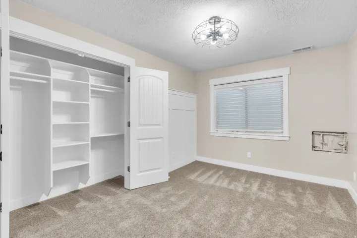 6 W Park Dr, Elk Ridge, Utah 84651
