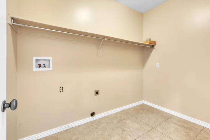 6 W Park Dr, Elk Ridge, Utah 84651