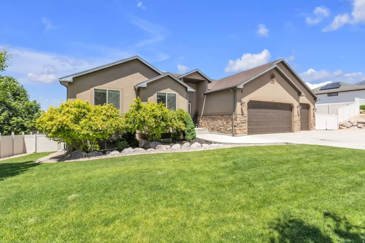 6 W Park Dr, Elk Ridge, Utah 84651