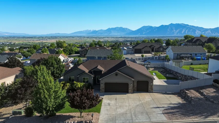 6 W Park Dr, Elk Ridge, Utah 84651