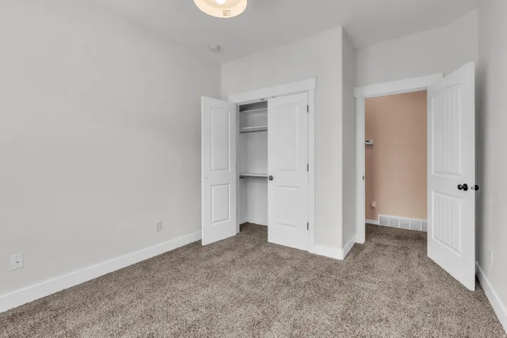 6 W Park Dr, Elk Ridge, Utah 84651