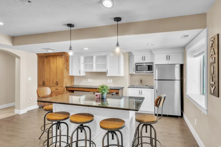 6 W Park Dr, Elk Ridge, Utah 84651