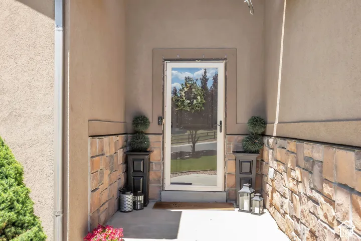 6 W Park Dr, Elk Ridge, Utah 84651