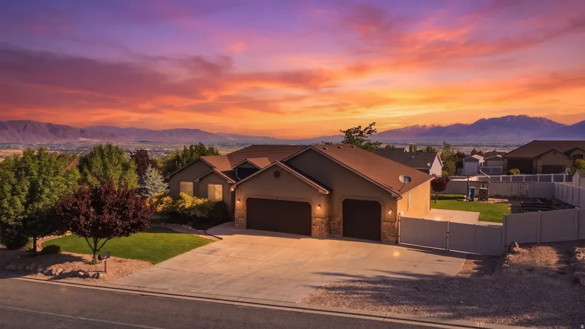 6 W Park Dr, Elk Ridge, Utah 84651