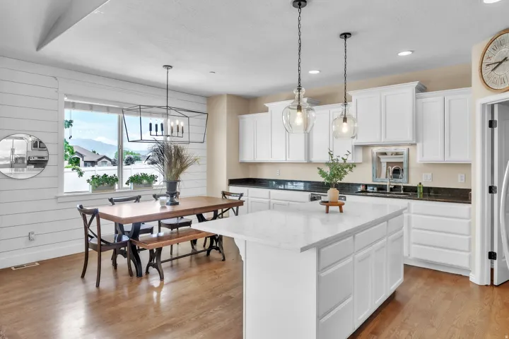 6 W Park Dr, Elk Ridge, Utah 84651