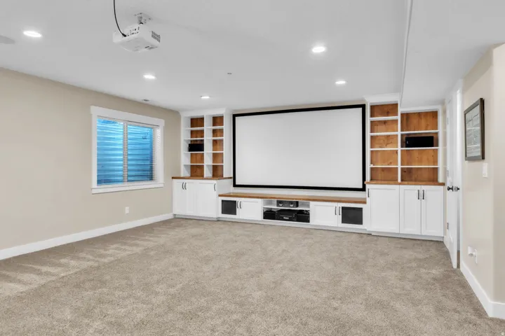 6 W Park Dr, Elk Ridge, Utah 84651