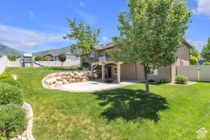 6 W Park Dr, Elk Ridge, Utah 84651