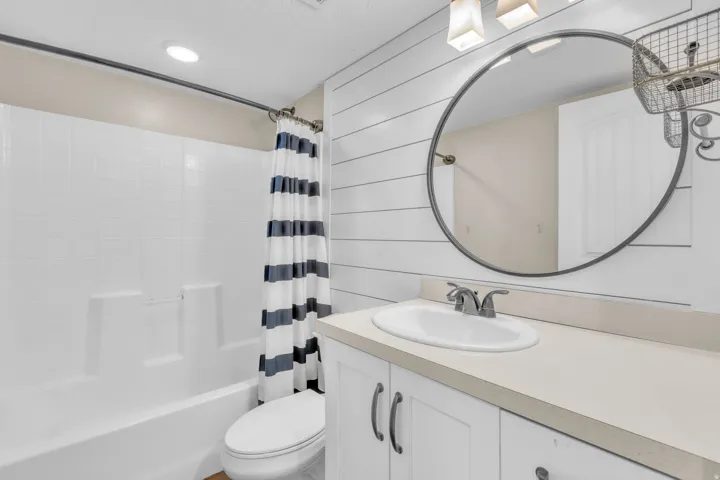 6 W Park Dr, Elk Ridge, Utah 84651