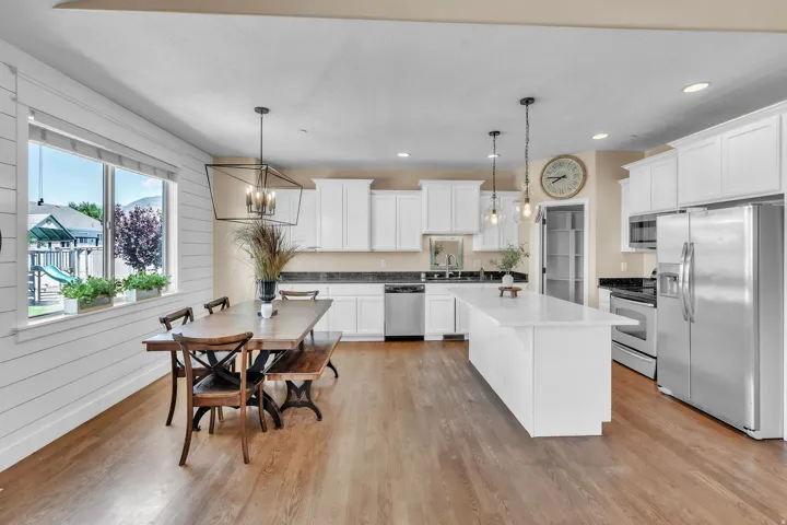 6 W Park Dr, Elk Ridge, Utah 84651