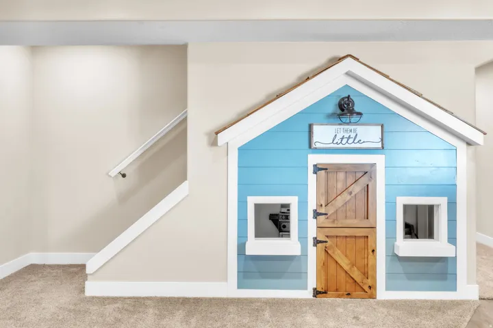 6 W Park Dr, Elk Ridge, Utah 84651