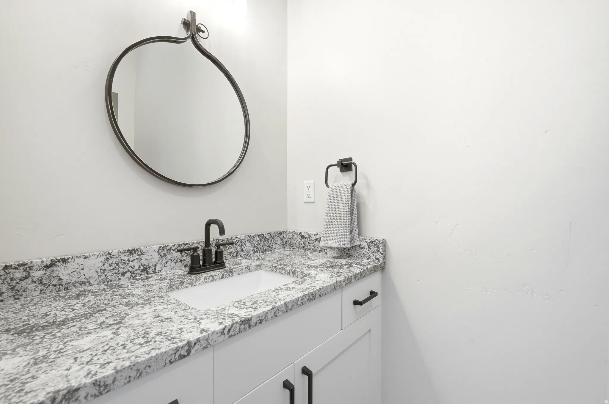 1/2 BATH RIGHT OFF OF THE GARAGE!