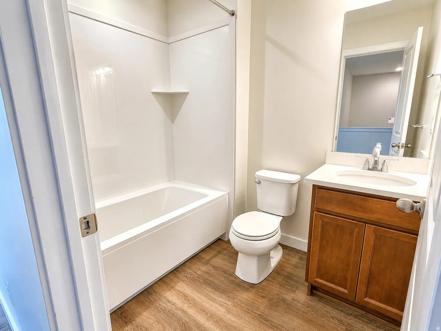 Bath 2 large tub/shower combo with quartz countertops
